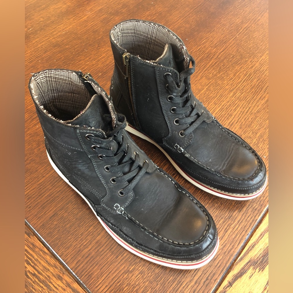 Barely used! Mens Unionbay boots size 10